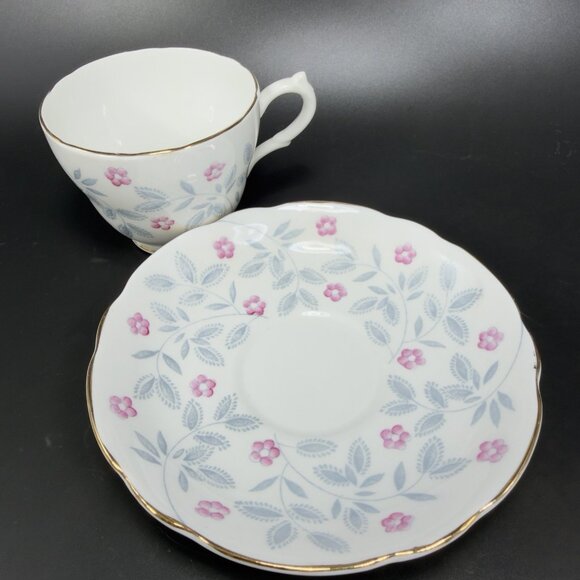 Vintage English Castle Bone China Porcelain Teacup Saucer Set England Teacup Set - Picture 10 of 10